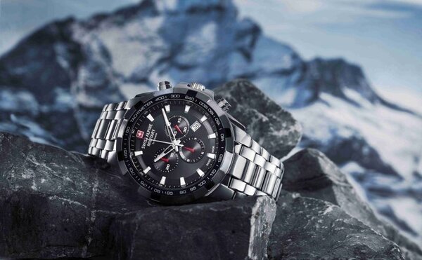 Swiss Alpine Military Swiss Alpine Military 7043.9237 watch sapphire glass