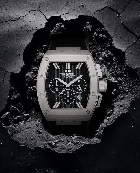 TW Steel TW Steel TWTO1 Tonneau Chronograph Uhr 42 mm