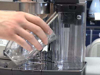 Eco MultiClean, limpiador para cafeteras, 250 ml DLSC550 | De'Longhi ES