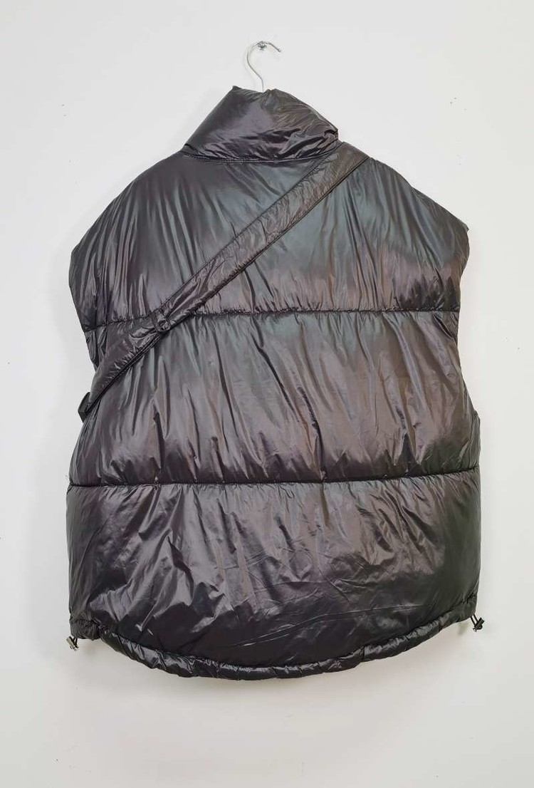 Sleeveless Down Jacket With Banana Bag- Black