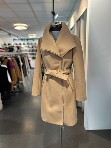 Italy Rina Mantel - Camel