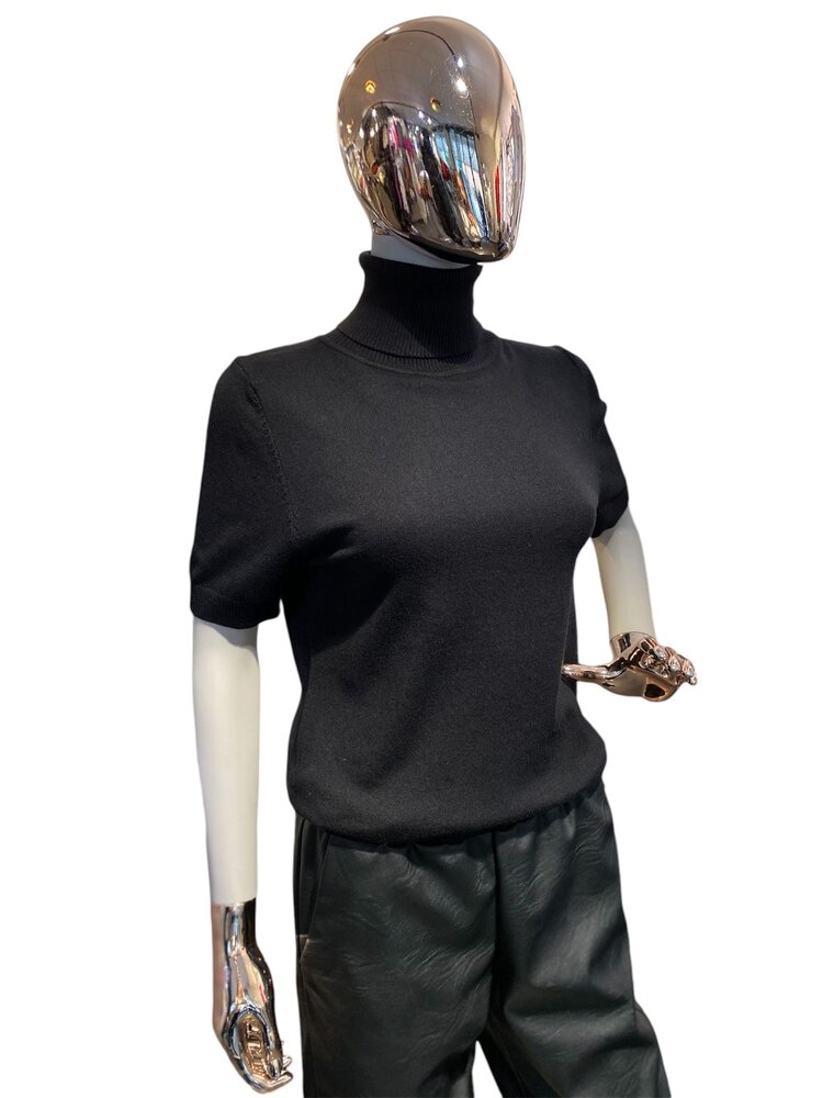 USA Cielo Short Sleeve Turtleneck-Black SW190