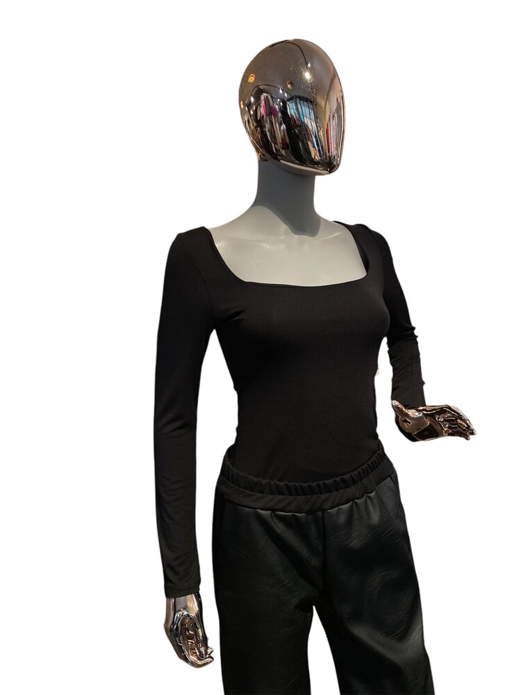 USA Double Layored Modal Square Neck Top-Black T17109