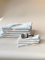 Atelier POMME ESSENTIALS: FIRST BABY BIBS & BURBS