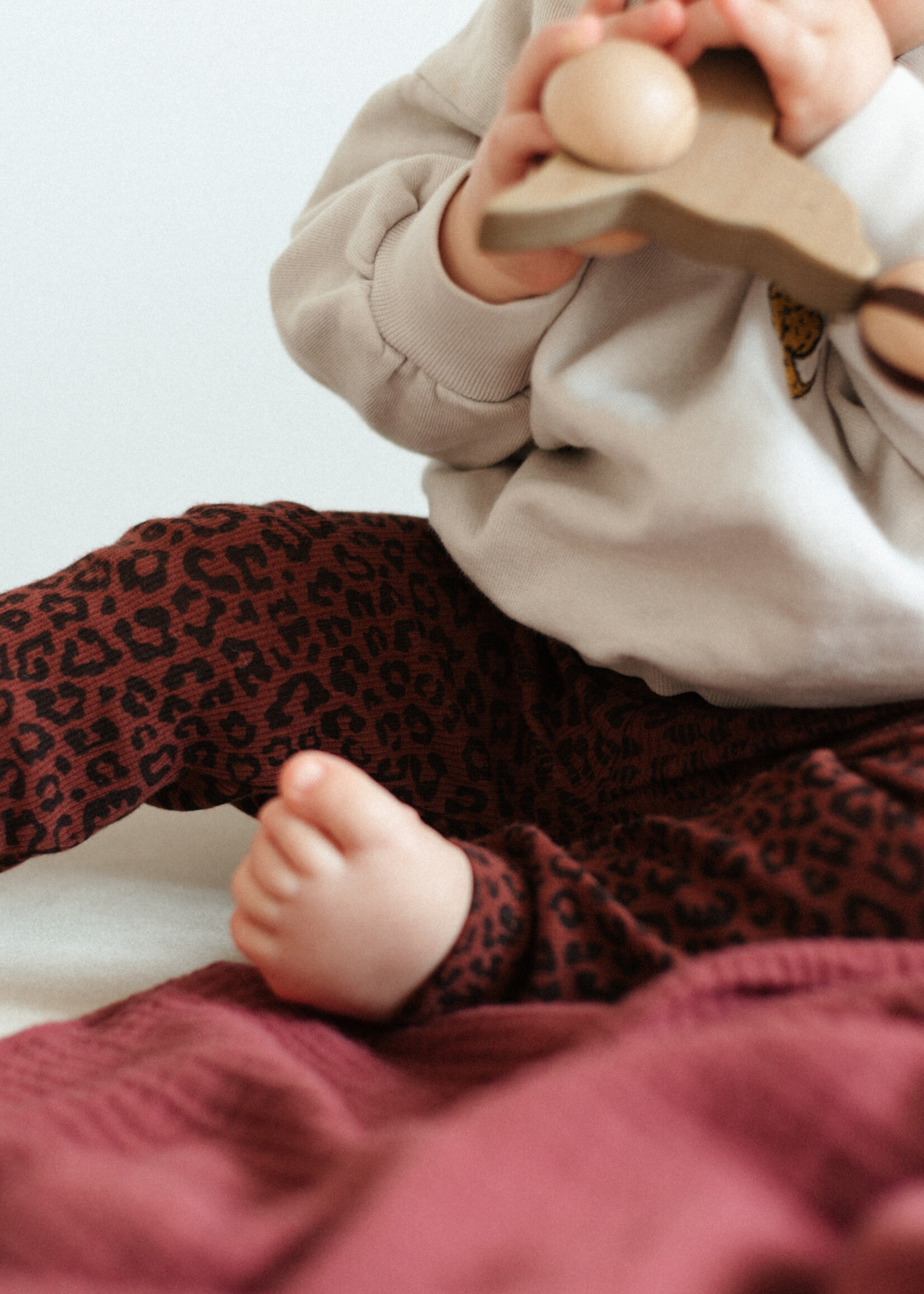 Atelier POMME HAPPY PANTS - LEOPARD CHERRY