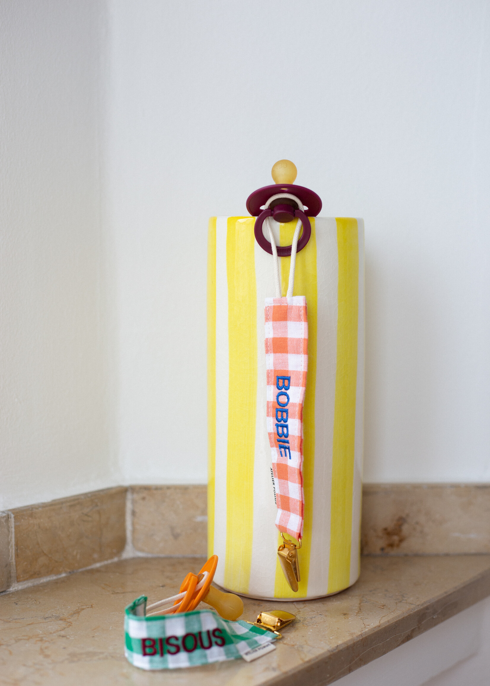 Atelier POMME KEEP-IT-CLOSE - STICKY BIBS CHECKED IN - HAPPY ORANGE