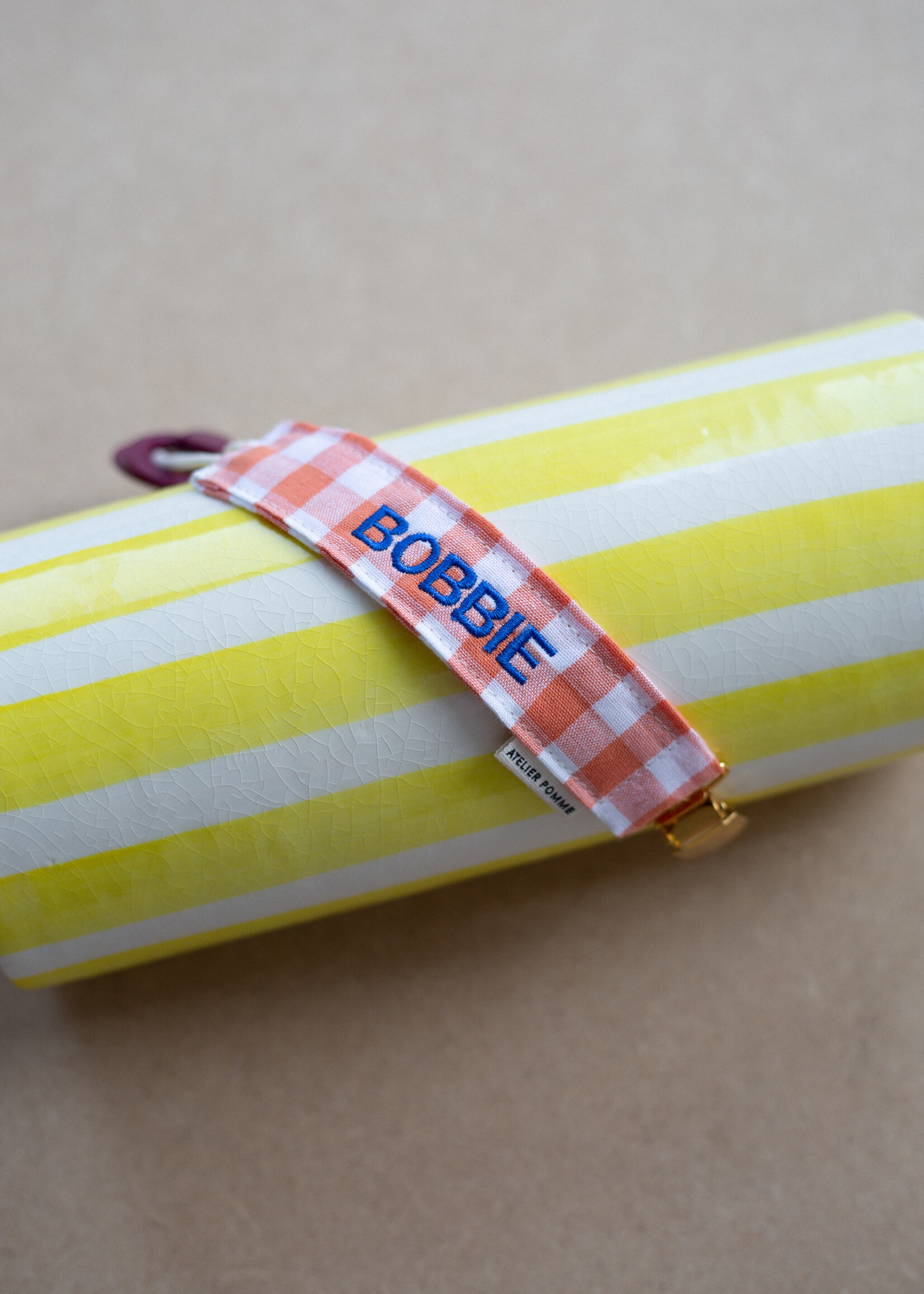 Atelier POMME KEEP-IT-CLOSE - STICKY BIBS CHECKED IN - HAPPY ORANGE