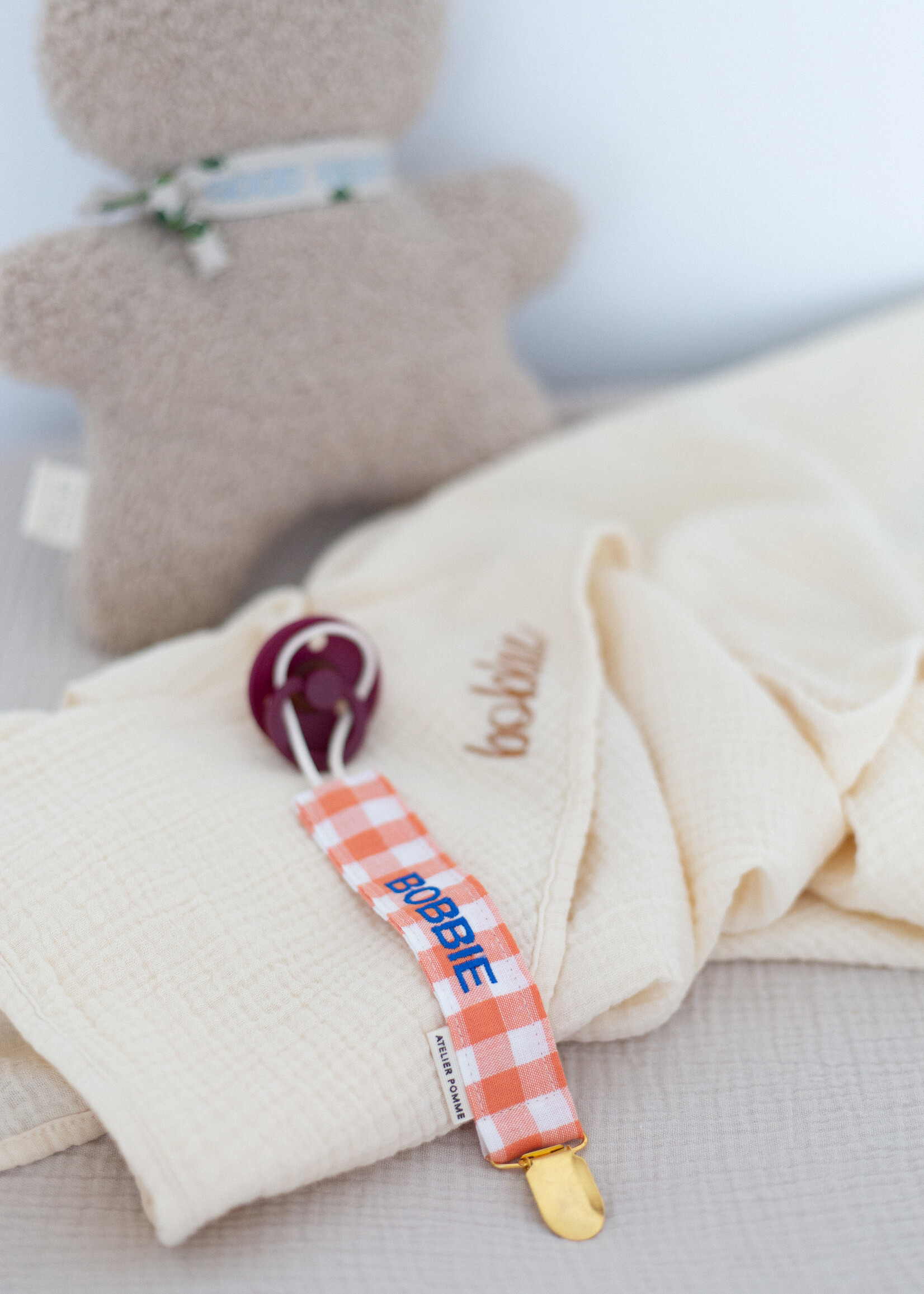 Atelier POMME KEEP-IT-CLOSE - STICKY BIBS CHECKED IN - HAPPY ORANGE