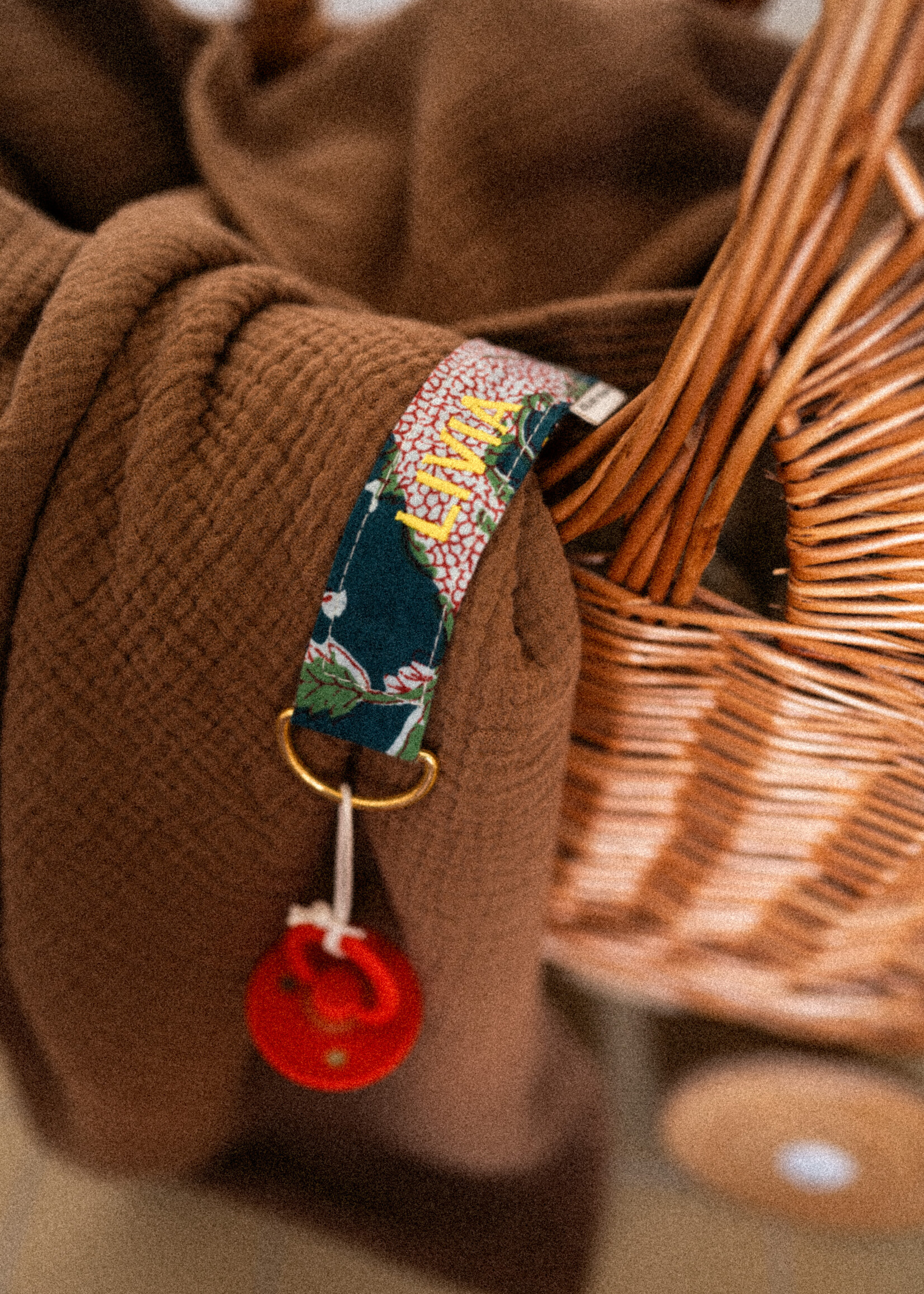 Atelier POMME KEEP-IT-CLOSE - STICKY BIBS CHAOS