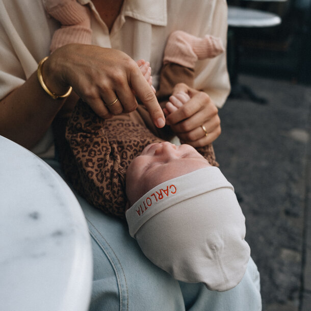 TEENY TINY BEANIE - BONJOUR BEIGE