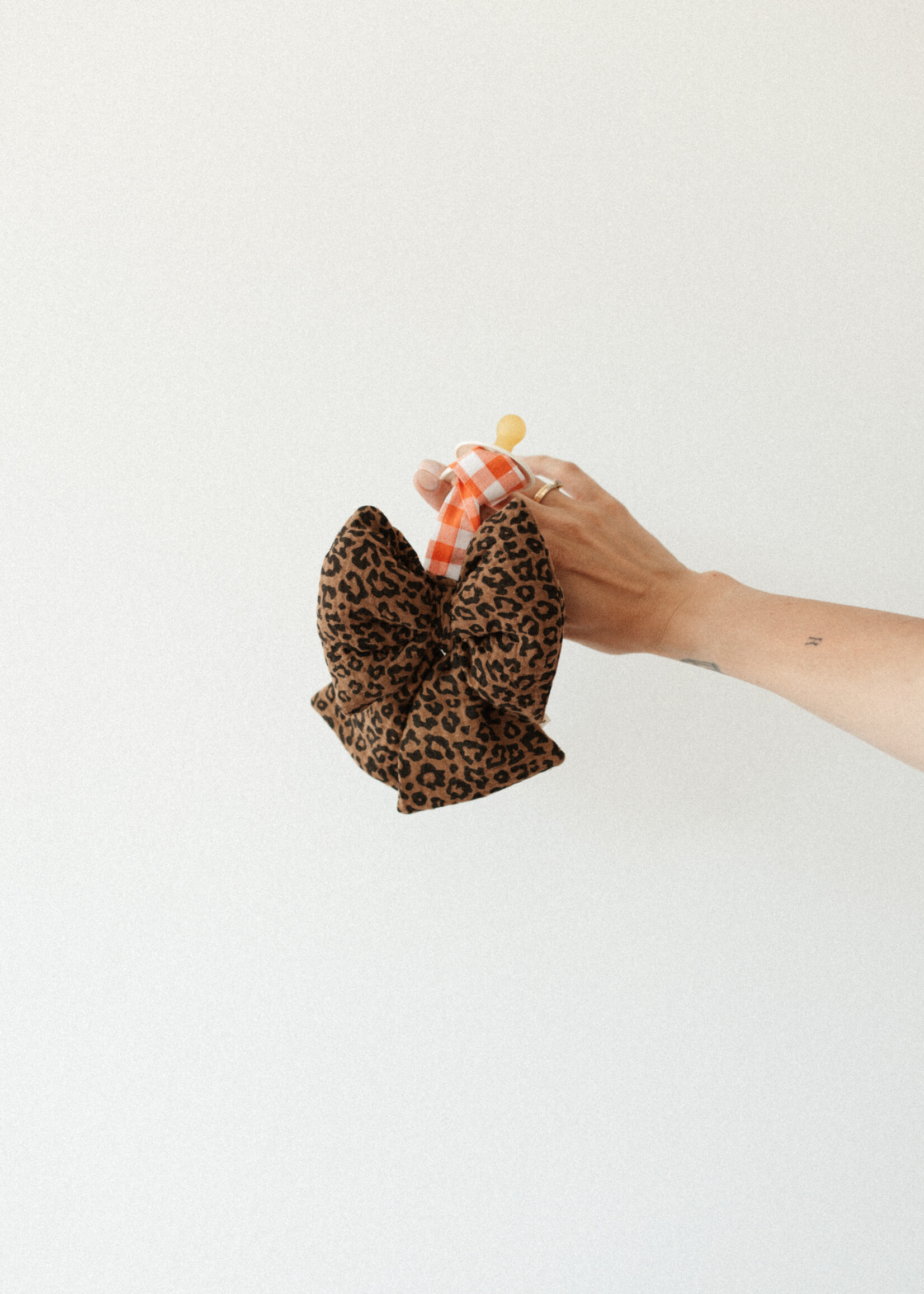 Atelier POMME PUT A BOW ON IT LEOPARD