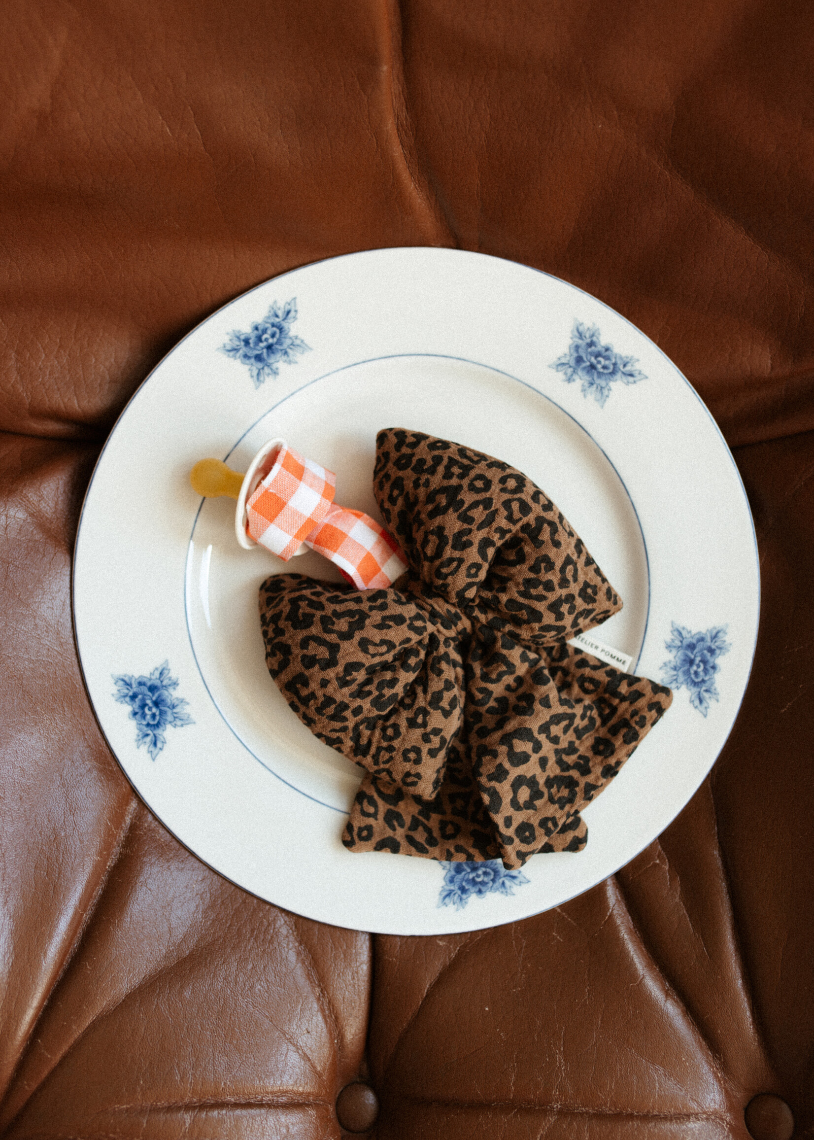 Atelier POMME PUT A BOW ON IT LEOPARD
