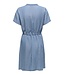 JDY JDYJASPER Dress Medium Blue Denim – Dames denim jurk met V-hals en tunnelkoord