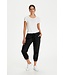 KAFFE Naya Capri Black Deep – Dames capribroek in katoen met elastische taille