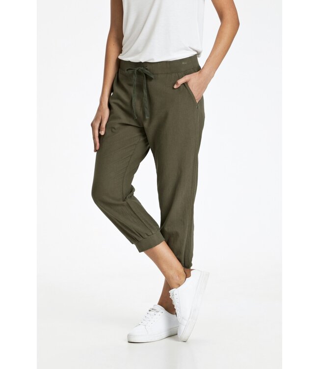 KAFFE Naya Capri Grape Leaf – Dames capribroek in luchtige katoen