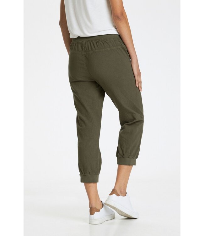 KAFFE Naya Capri Grape Leaf – Dames capribroek in luchtige katoen