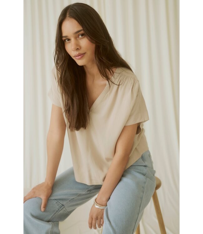 KAFFE Dames blouse KAmilia Feather Gray – luchtige viscose linnen blouse beige