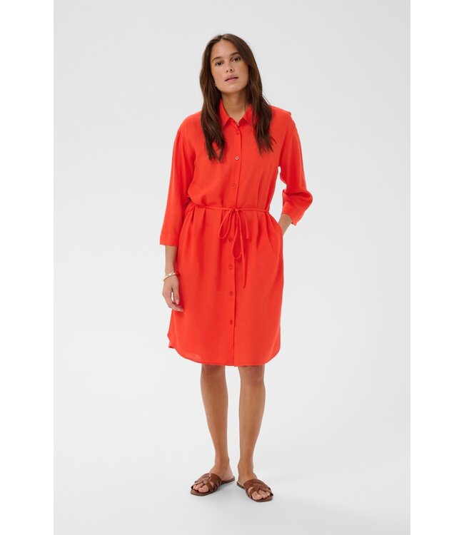 KAFFE KAmilia dames hemdkleedje in Poppy Red met taillekoord en knoopsluiting