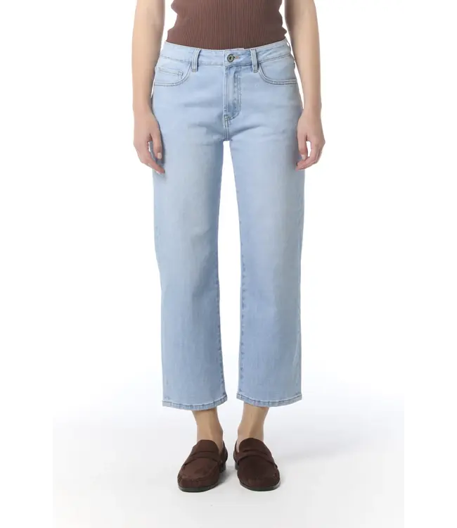 Courage Lichtblauwe dames jeans 7/8 lengte met rechte pijp, zachte stretch denim en comfortabele pasvorm