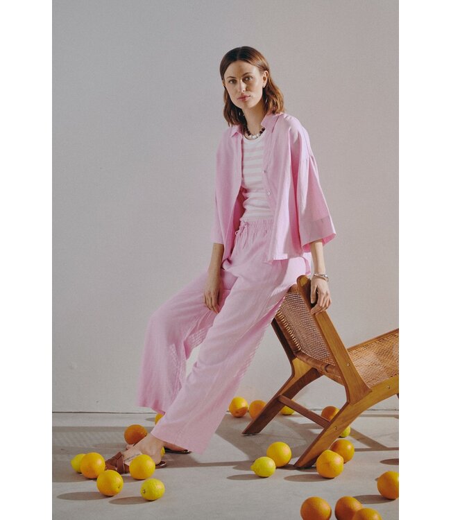 Freequent FQLAVA Shirt Sweet Lilac - Linnen dames blouse in roze met V-hals en losse pasvorm