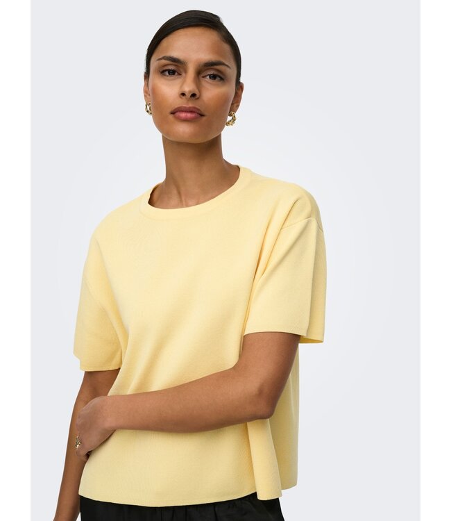 JDY JDYASTRA O-Neck Slit T-Shirt - Lichtgele dames top met ronde hals en korte mouwen
