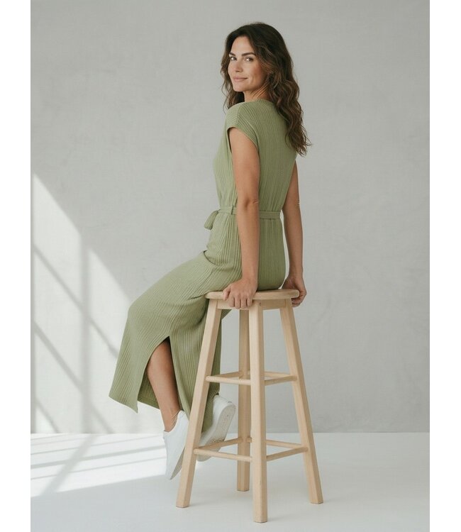 JDY JDYSONAL - fijn gebreide lange dames jurk in sage groen met subtiele glitter
