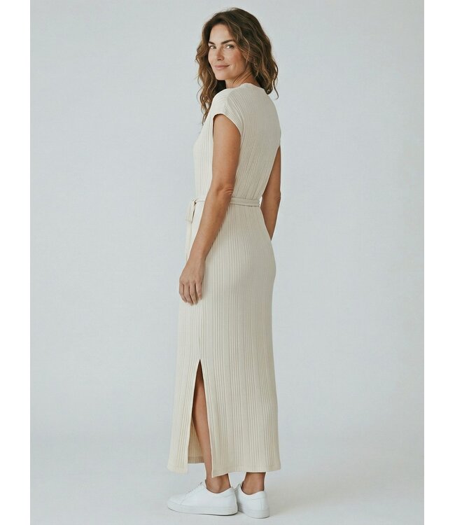 JDY JDYSONAL - fijn gebreide lange dames jurk in beige melange met subtiele glitter