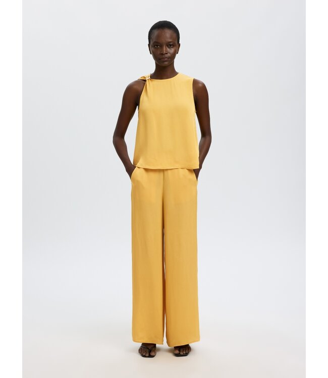 Selected Femme SLFLAURA Trim Top – dames top met ronde hals en schouderdetail