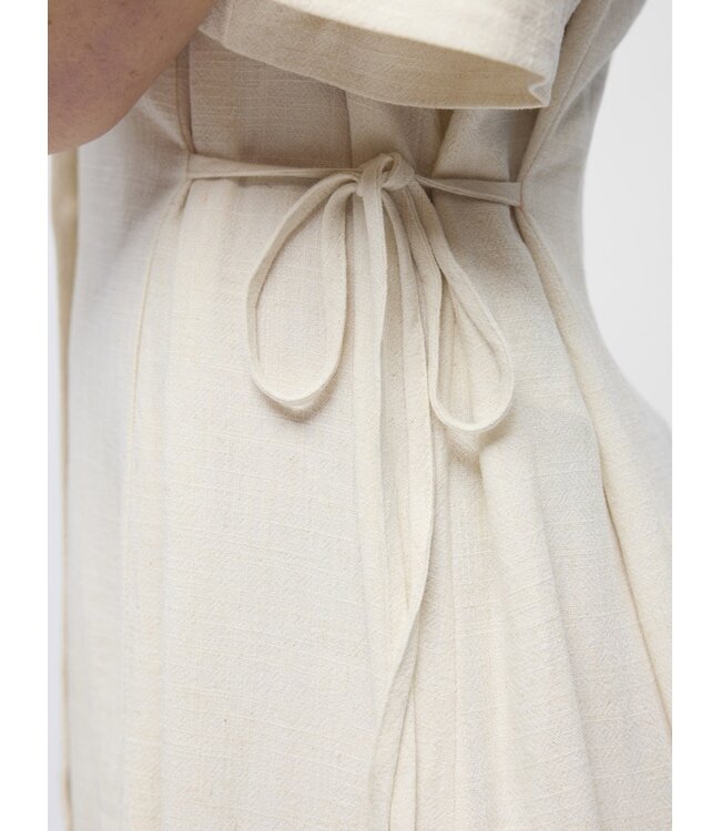 Object OBJSANNE Short Dress – Ecru dames jurk met V-hals, pofmouwen en strikceintuur