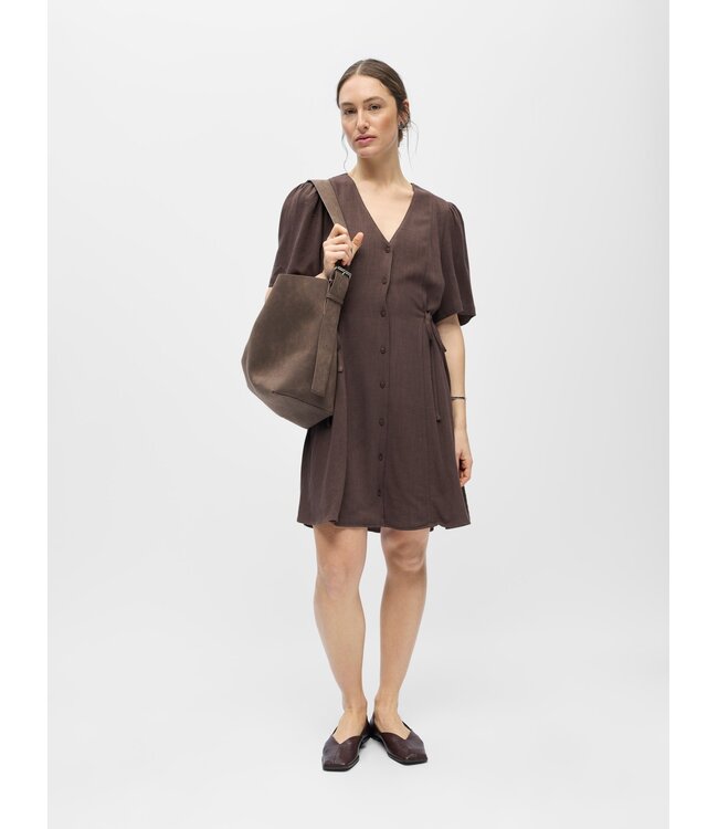 Object OBJSANNE Short Dress – Bruine dames jurk met V-hals, pofmouwen en strikceintuur