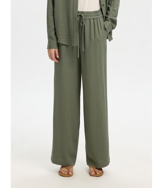 Selected Femme SLFVIVA-GULIA donkergroene linnenmix dames broek