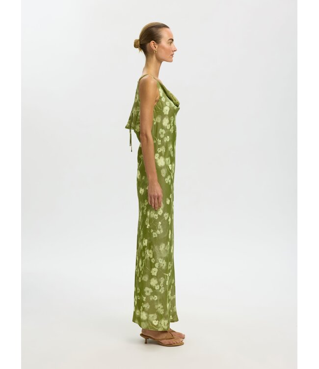 Selected Femme SLFGIONA groene satijnen dames maxi jurk met bloemenprint
