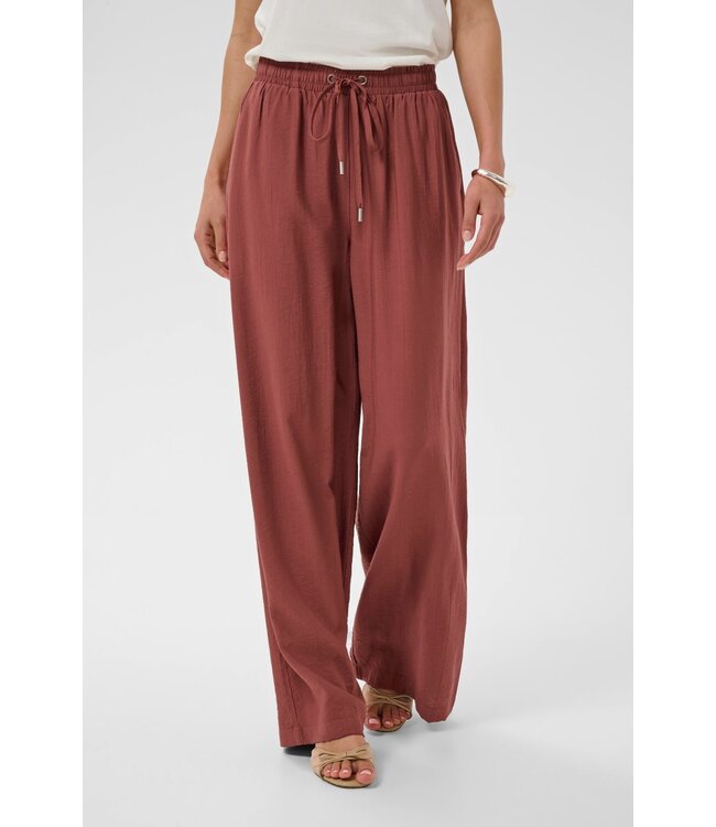 KAFFE KAemily roestbruine dames broek met wijde pijpen