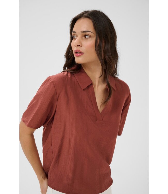 KAFFE KAemily roestbruine dames blouse met V-hals