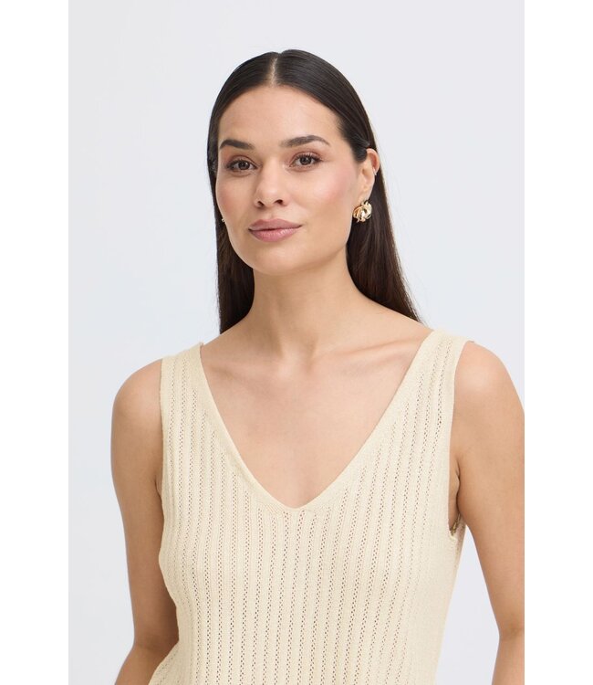b.young BYMOBBE licht beige ribgebreide dames top met V-hals
