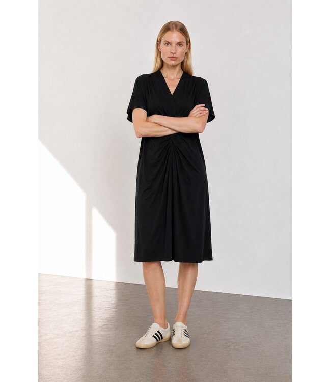 Freequent FQFLOI zwarte dames midi jurk met twistdetail en V-hals