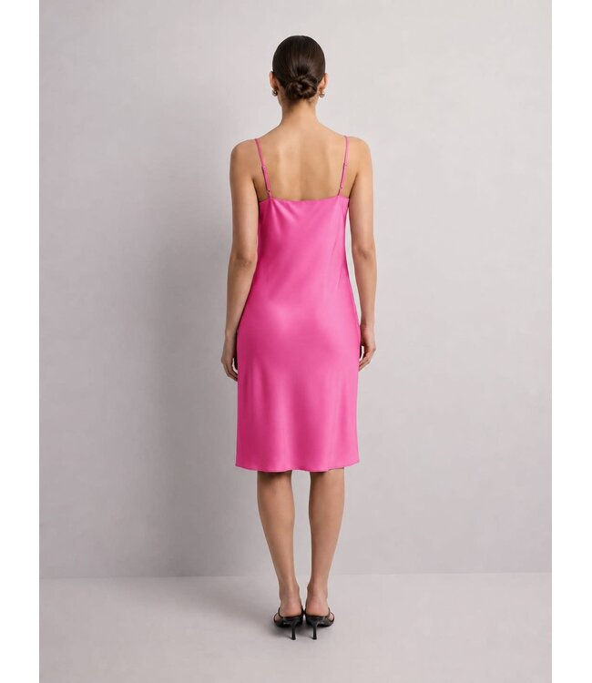 Selected Femme SLFTALIA Lena satijnen jurk in Phlox Pink met verstelbare spaghettibandjes