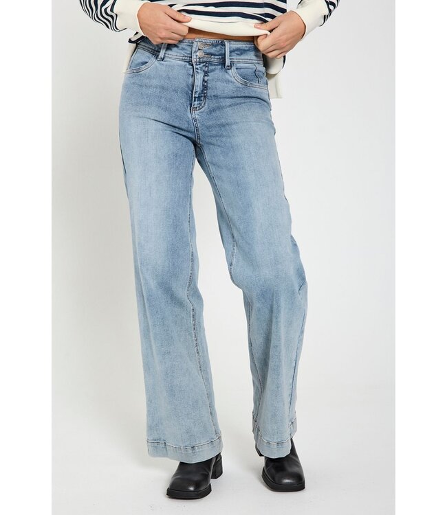Freequent FQLOPEZ damesjeans Light Blue Denim met push-up effect en wijde pijpen