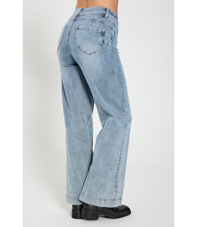 Freequent FQLOPEZ damesjeans Light Blue Denim met push-up effect en wijde pijpen