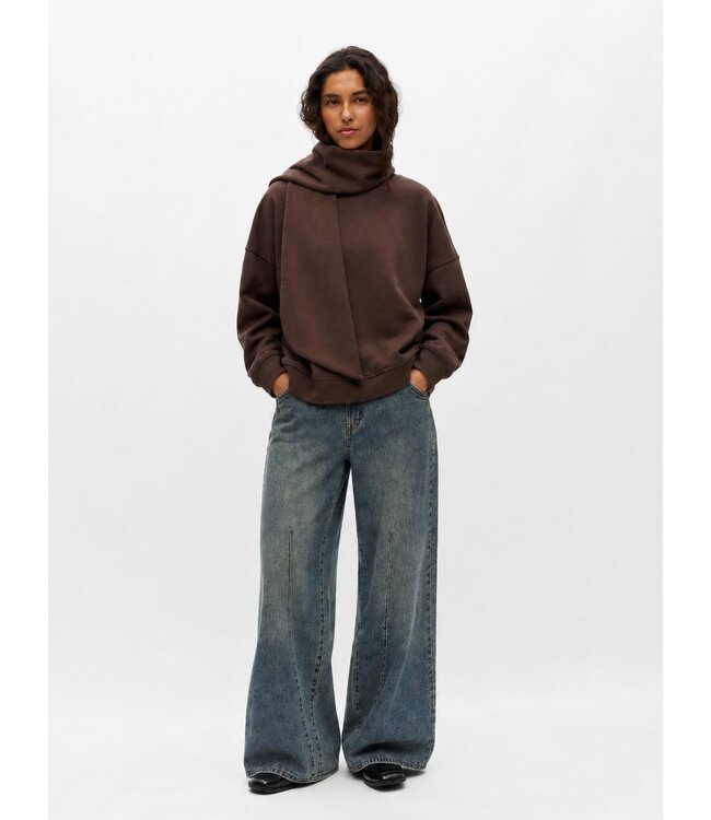 Object OBJARINA OZ Tie Sweatshirt Seal Brown – Dames sweater met sjaal