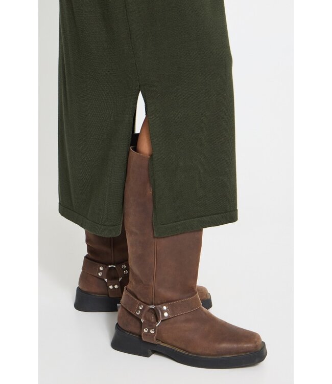 ICHI IHLULS Dress 2 Rosin – Gebreide dames midi jurk met polokraag