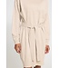 ICHI IHLULS Dress Oatmeal Melange – Beige gebreide damesjurk met ceintuur