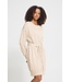 ICHI IHLULS Dress Oatmeal Melange – Beige gebreide damesjurk met ceintuur