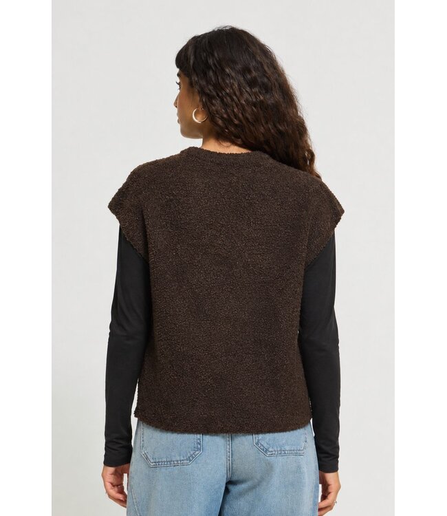 ICHI IHSARISA WA2 Vest Coffee Bean – Bruin teddy vest met knopen