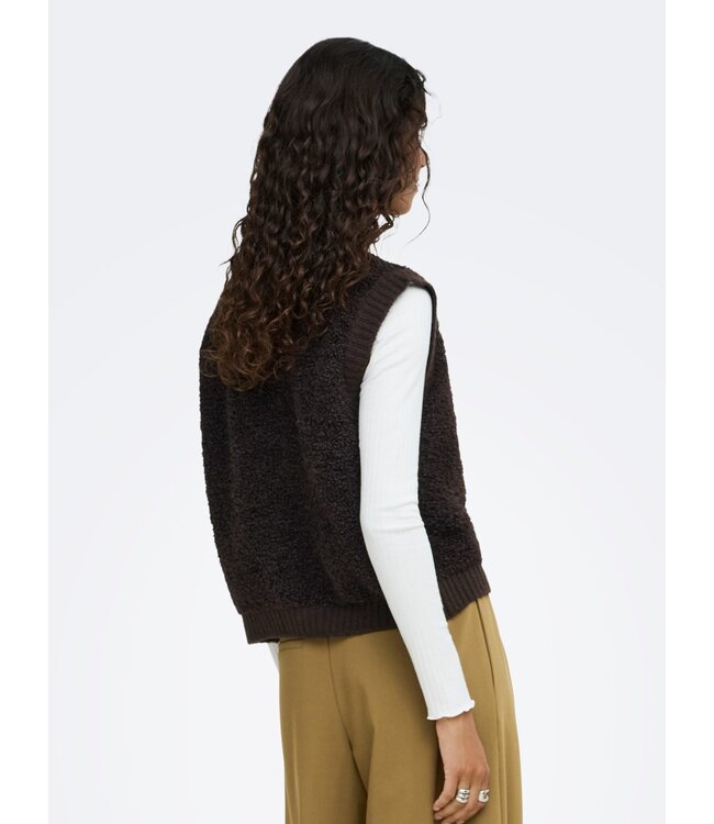JDY JDYEIRA Life On Button Vest Chocolate Torte – Fluffy bruin damesvest met knopen