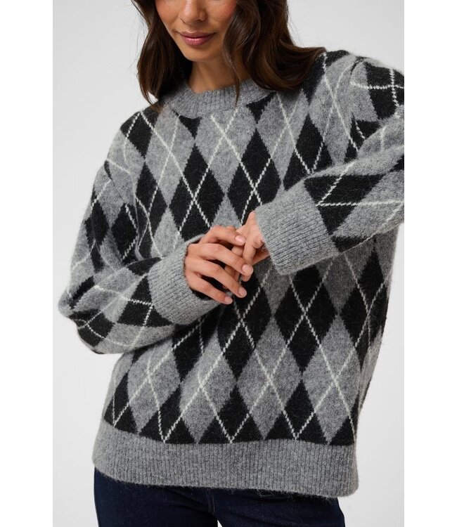 KAFFE KAsimone Knit Pullover Black/GM/White Argyle – Grijze damestrui met ruitpatroon