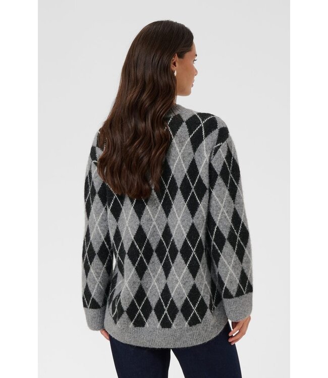KAFFE KAsimone Knit Pullover Black/GM/White Argyle – Grijze damestrui met ruitpatroon