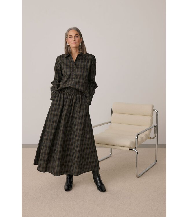 KAFFE KAhelie Skirt Black/Brown Check – Lange geruite damesrok met elastische taille