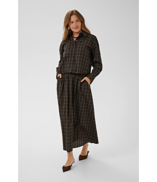 KAFFE KAhelie Check Shirt Black/Brown Check – Geruit dameshemd met boxy fit