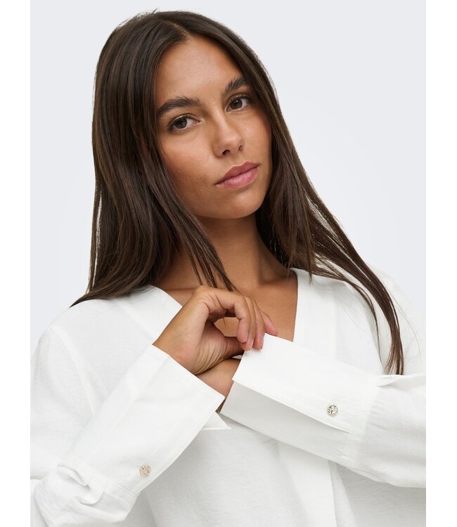 JDY JDYLION V-Neck Top Cloud Dancer – Crèmewitte damesblouse met V-hals